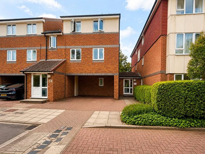 1 Bedroom Flat To Rent In Coraline Close, Southall, UB1
