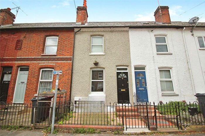 2 Bedroom Terraced House For Sale In Elgar Road, Reading, RG2