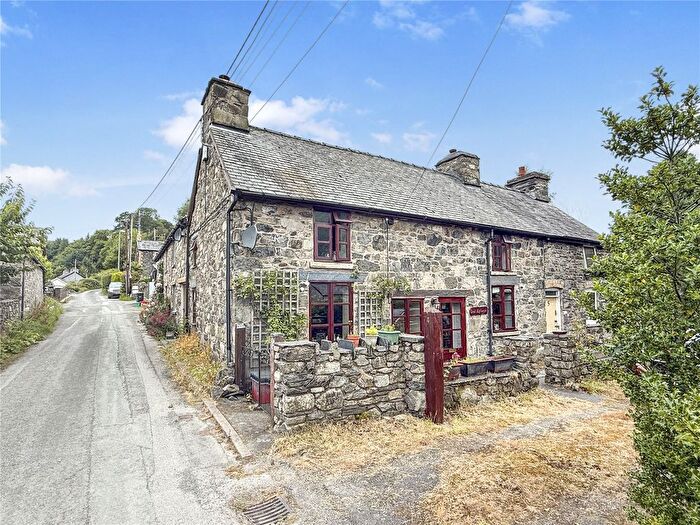 3 Bedroom Terraced House For Sale In Llangynog, Oswestry, Powys, SY10