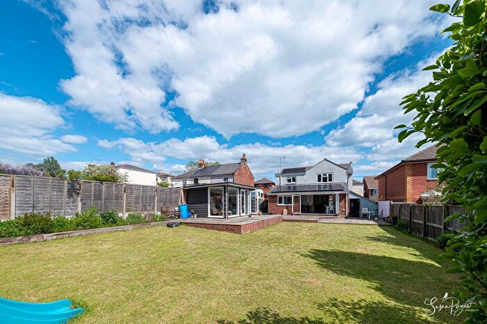 3 Bedroom Detached House For Sale In Mitchells Road, Ryde, PO33