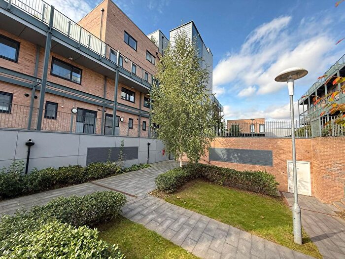 2 Bedroom Flat To Rent In Flamsteed Close, Cambridge, CB1