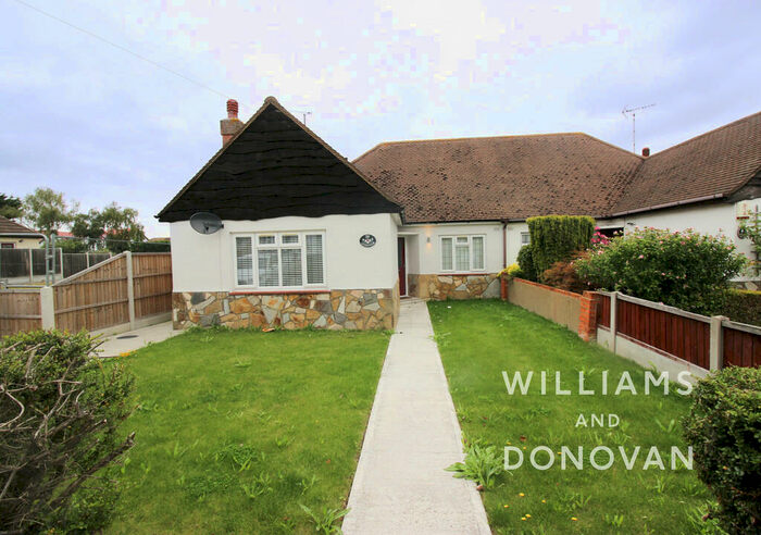3 Bedroom Semi-Detached Bungalow To Rent In Leighwood Avenue, Leigh-on-Sea, SS9