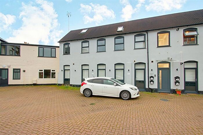 2 Bedroom Flat To Rent In Phoenix Business Centre, Higham Road, Chesham, HP5