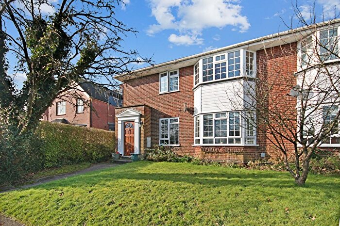 2 Bedroom Maisonette For Sale In Saxbys Lane, Lingfield, RH7