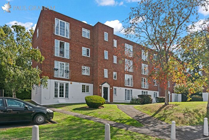 2 Bedroom Flat For Sale In Freshwood Way, South Wallington, SM6