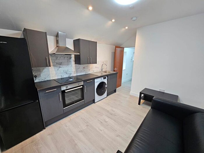 1 Bedroom Flat To Rent In Kincraig Street, Roath, CF24