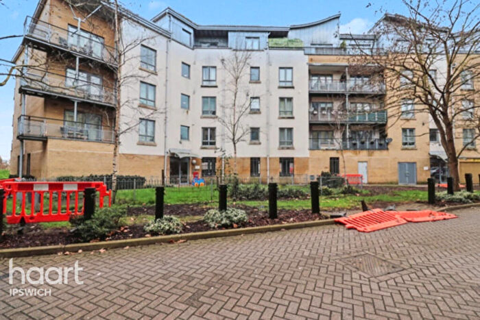 2 Bedroom Flat For Sale In Yeoman Close, Ipswich, IP1