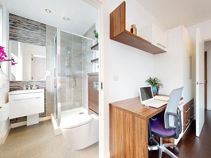 2 Bedroom Apartment To Rent In Apt, Park Square Residence #, LS1