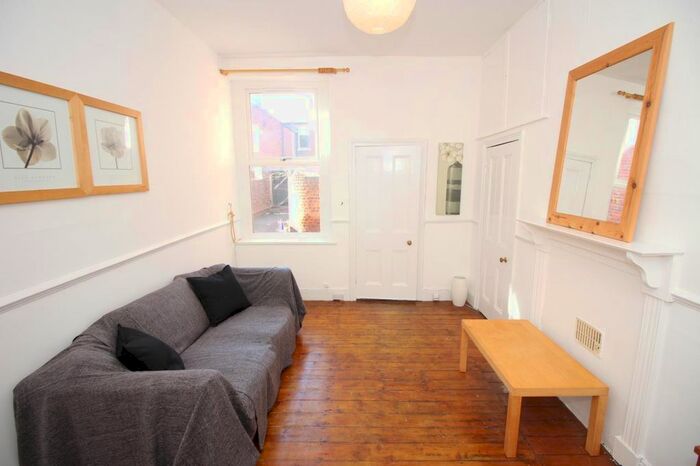 2 Bedroom Flat To Rent In Sandringham Road, South Gosforth, Newcastle Upon Tyne, NE3