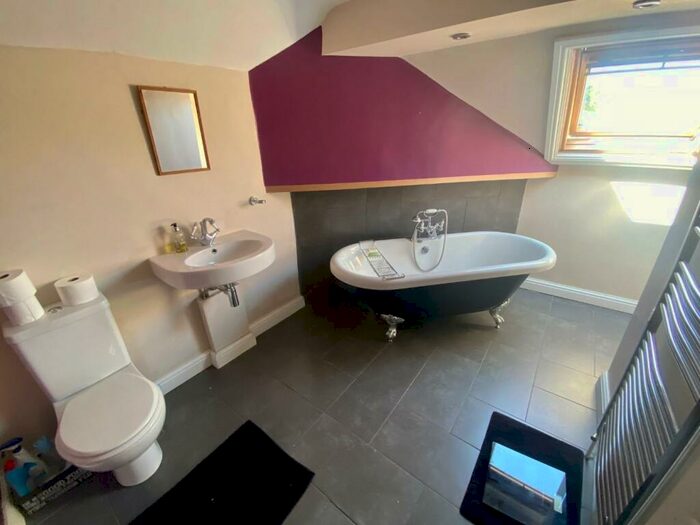 5 Bedroom Semi-Detached House For Sale In Sheringham Road, Manchester, M14