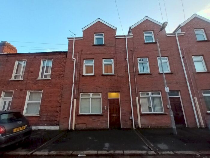 2 Bedroom Flat To Rent In Glenmore Street, Belfast, County Antrim, BT5