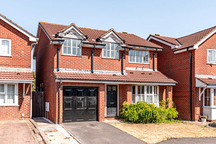 4 Bedroom Detached House For Sale In Field Farm Close, Stoke Gifford, Bristol, BS34