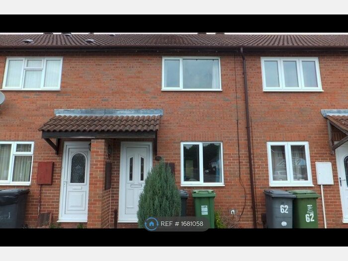 2 Bedroom Terraced House To Rent In Foxcote Close, Redditch, B98