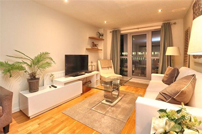 2 Bedroom Flat To Rent In Woking, Surrey, GU21