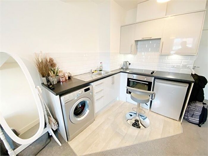 1 Bedroom Flat To Rent In Bournemouth, Dorset, BH1