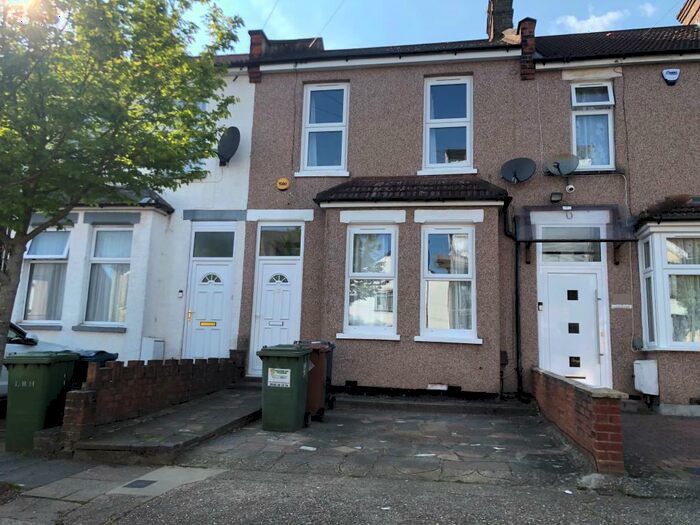 4 Bedroom Terraced House To Rent In Harrow, Greater London, HA3