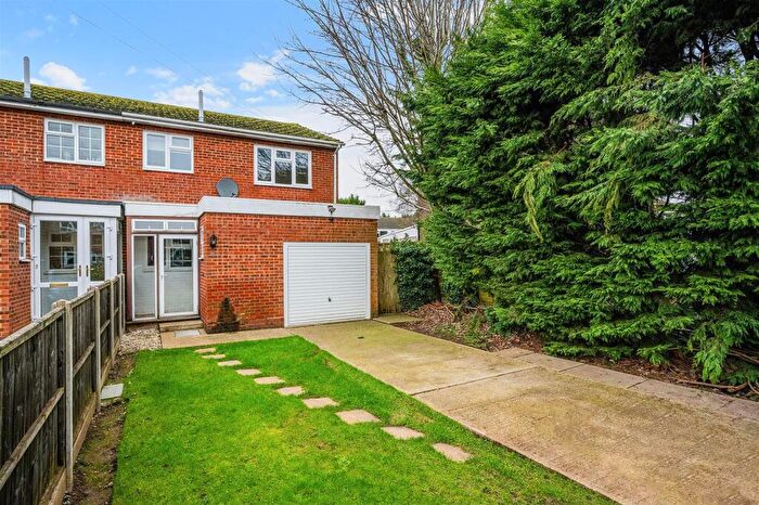 3 Bedroom Semi-Detached House To Rent In Tonbridge Close, Woodmansterne, SM7