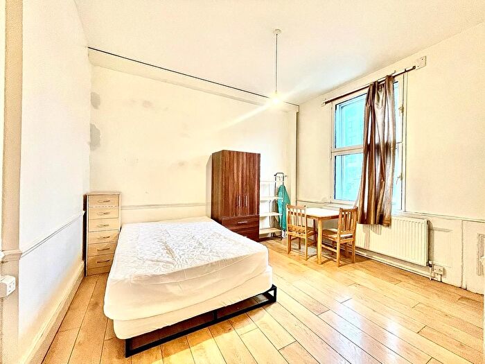 Studio To Rent In Holloway Road, Islington, London, N7