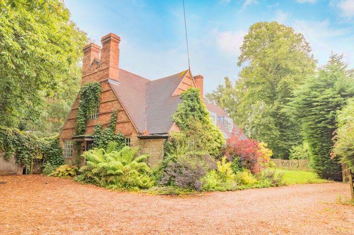 3 Bedroom Detached House To Rent In The Ridgeway, Boars Hill, OX1