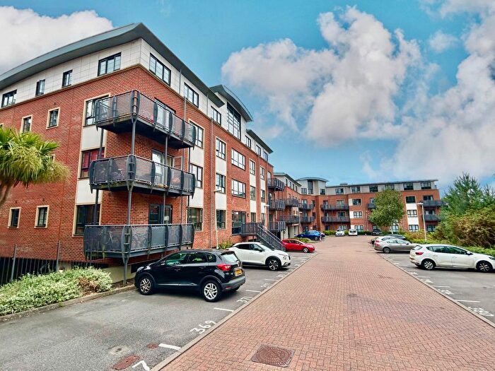 2 Bedroom Flat To Rent In Beverly House, Wallis Square, Farnborough, GU14