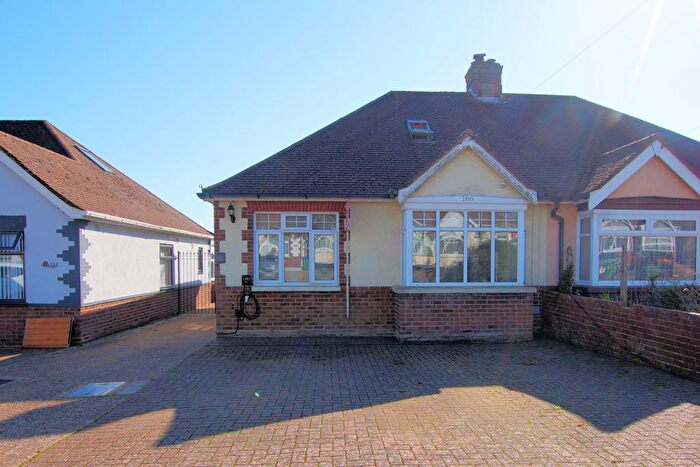 3 Bedroom Semi-Detached House For Sale In The Crossway, Portchester, PO16
