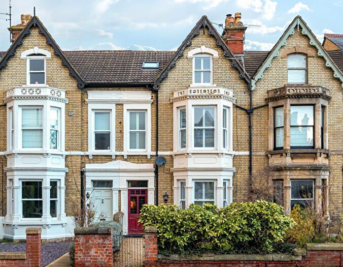 4 Bedroom Terraced House For Sale In Bath Road, Old Town, Swindon, SN1