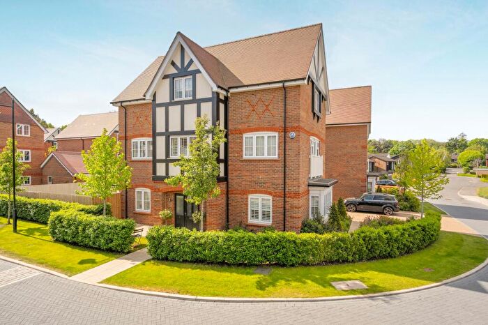 5 Bedroom Detached House For Sale In Martin Avenue, Ascot, SL5