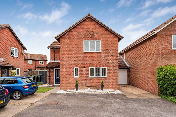 4 Bedroom Detached House For Sale In Warmans Close, Wantage, OX12