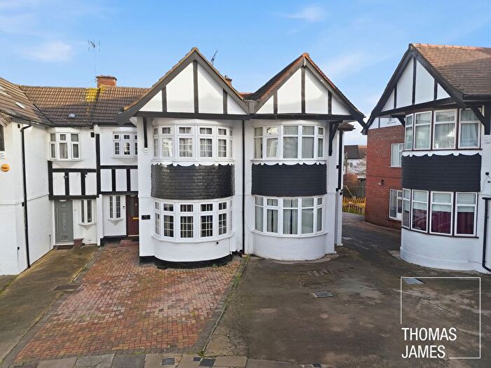 3 Bedroom Terraced House For Sale In Stewartsby Close, London, N18