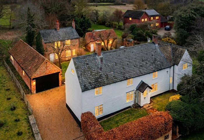 4 Bedroom Detached House For Sale In High Street, Lower Dean, Huntingdon, PE28