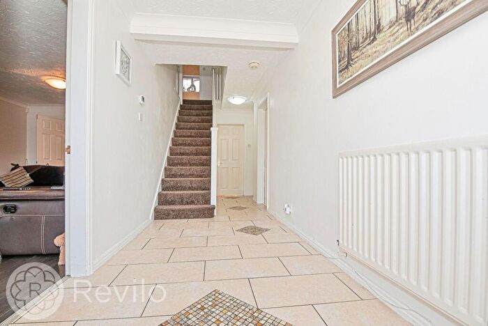 4 Bedroom Detached House For Sale In Burnet Close, Rochdale, OL16