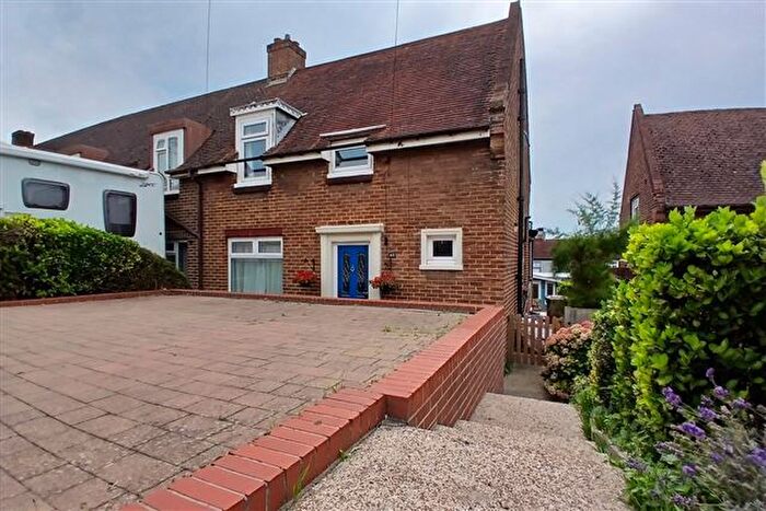 3 Bedroom End Of Terrace House For Sale In Harleston Road, Wymering, Portsmouth, Hampshire, PO6