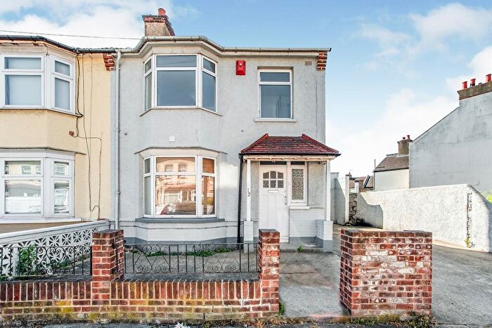 1 Bedroom Property To Rent In Campbell Road, Gravesend, Kent, DA11