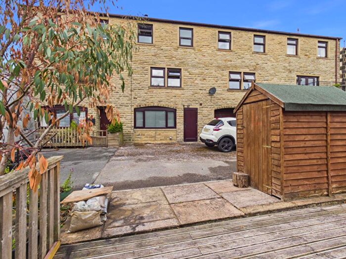 4 Bedroom Town House To Rent In Crossley Place, Skipton, BD23