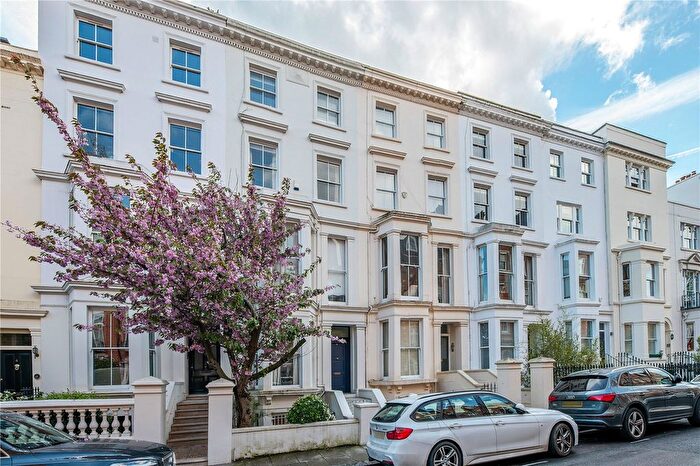 3 Bedroom Flat For Sale In Gloucester Walk, London, W8