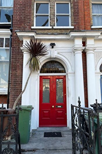 1 Bedroom Flat To Rent In Lady Margaret Road, London, NW5