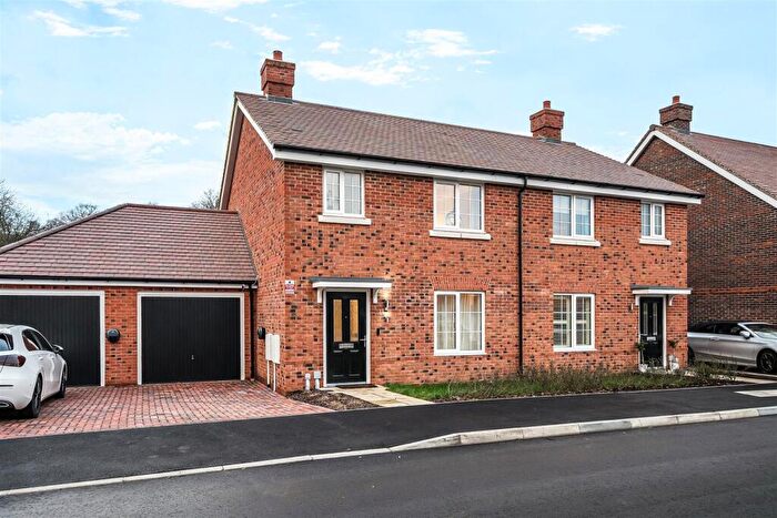 3 Bedroom House For Sale In Chestnut Way, East Horsley, KT24