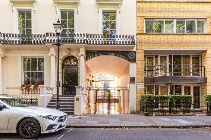 4 Bedroom Flat For Sale In Porchester Square Mews, London, W2