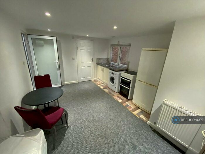 Studio To Rent In St. James's Street, Brighton, BN2