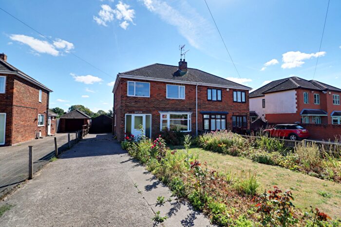 3 Bedroom Semi-Detached House For Sale In High Street, Belton, DN9