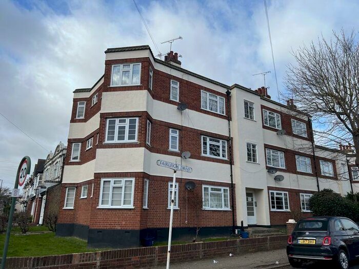 2 Bedroom Flat To Rent In Fairleigh Drive, Leigh-On-Sea, SS9