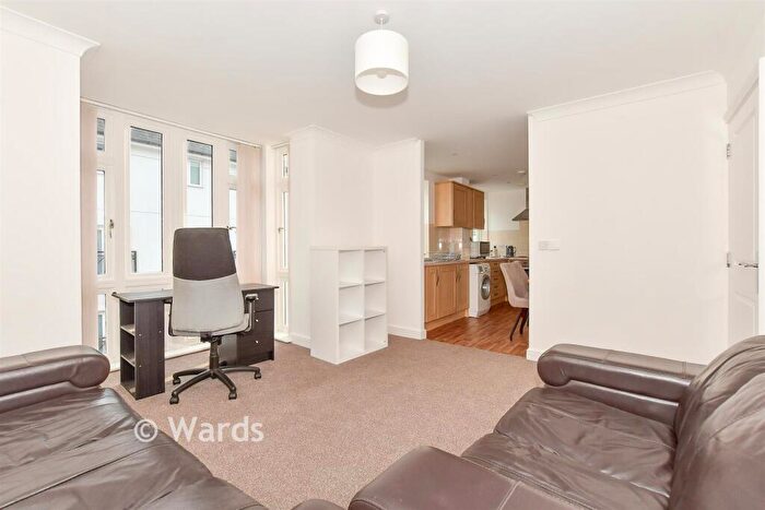 1 Bedroom Flat For Sale In Old Watling Street, Canterbury, Kent, CT1