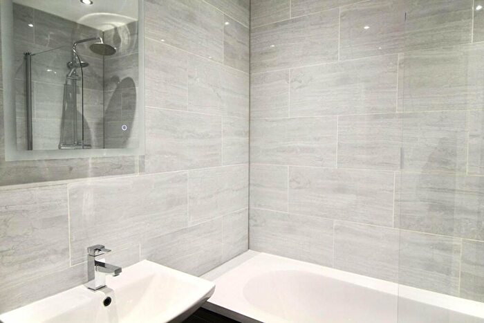 1 Bedroom Flat To Rent In Wrotham Road, Meopham, Gravesend, DA13