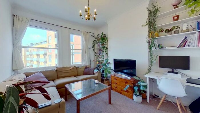 2 Bedroom Flat To Rent In Balham Hill London, SW12