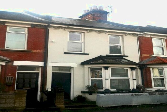 3 Bedroom Property To Rent In Rochester Avenue, Rochester, ME1