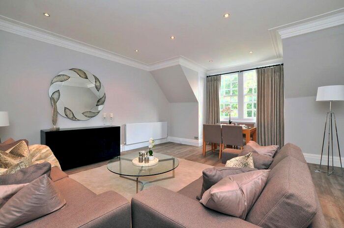 4 Bedroom Flat To Rent In Bracknell Gardens, Hampstead, NW3