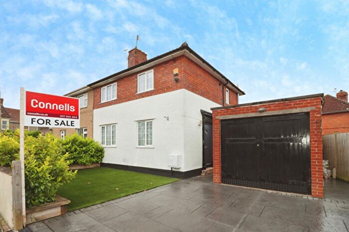 3 Bedroom Semi Detached House For Sale In Clare Road, Kingswood, Bristol, BS15