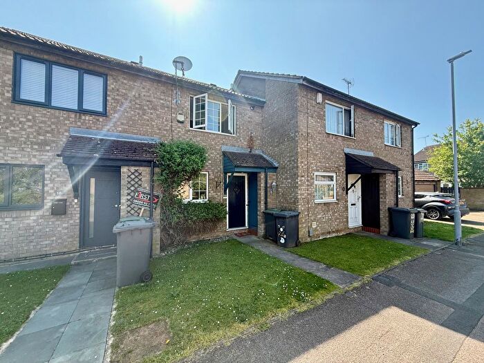 2 Bedroom Terraced House To Rent In Repton Close, Luton, LU3