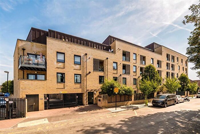 1 Bedroom Flat To Rent In Commerell Street, Greenwich, SE10