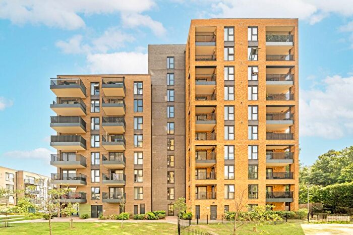 1 Bedroom Flat For Sale In Bowen Drive, Charlton, SE7